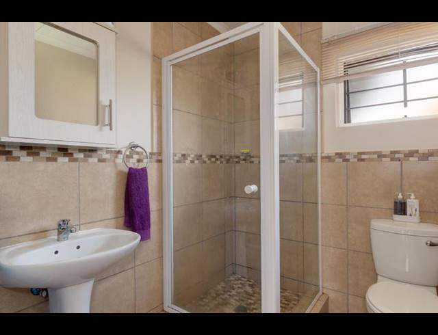 3 BEDROOM PROPERTY TO RENT IN DIE HOEWES